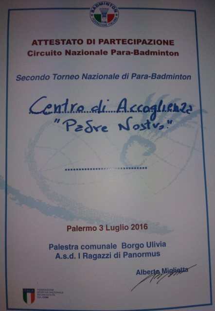 L'attestato di partecipazione consegnato agli atleti