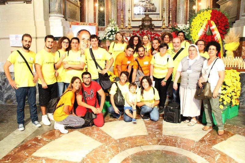 Un fiore per il Beato Puglisi in Cattedrale. I volontari del Centro Padre Nostro