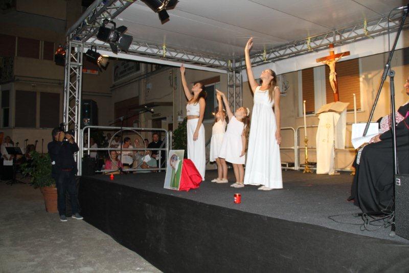 Esibizione delle ballerine Anita Anselmo e Giorgia Alessandria