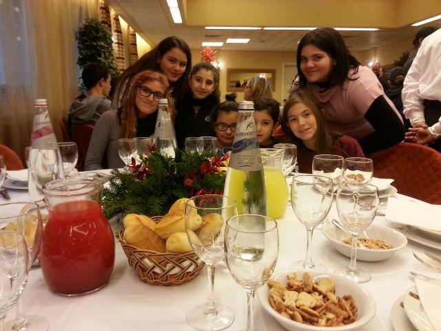 Pranzo per le famiglie e i bambini del quartiere San Filippo Neri