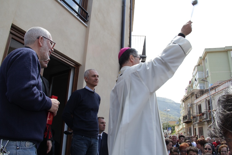 La benedizione di Mons. Corrado Lorefice