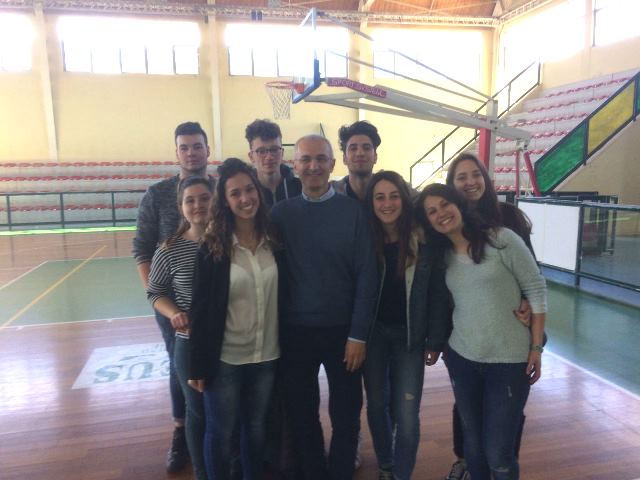 Maurizio Artale con gli studenti del Liceo Benedetto Varchi di Montevarchi (AR)