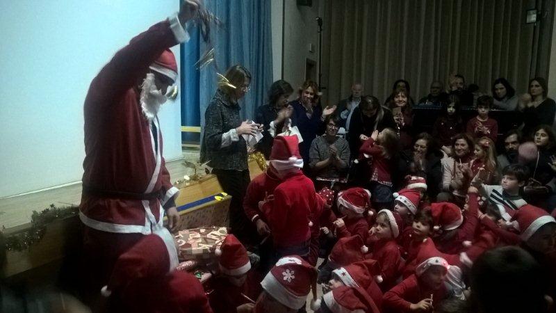 Donazione in occasione del Natale da parte dell'Istituto San Francesco D'Assisi delle Suore dell'Immacolata di Lipari di Palermo per i bambini del Centro di Accoglienza Padre Nostro