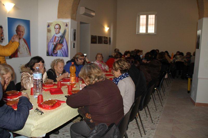 Pranzo gruppo anziani al Centro Padre Nostro (28 dicembre)