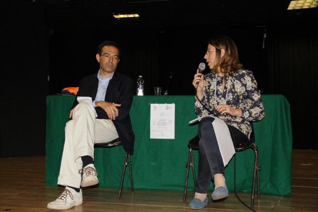 il vice presidente del Centro di Accoglienza Padre Nostro, Maria Pia Avara, presenta l'iniziativa che segna  la conclusione del Progetto 'Si ma verso
dove?'
