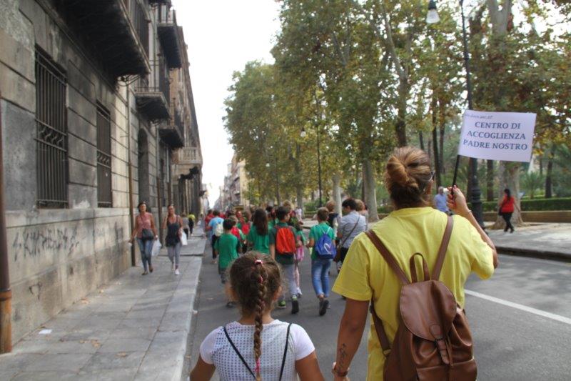 Corteo delle scuole di Palermo da Porta Nuova fino alla Cattedrale