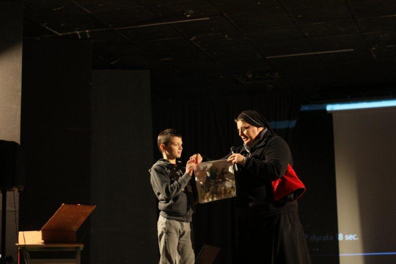 Alcuni momenti della festa per bambini, giovani e adolescenti per commemorare il XXV anniversario della fondazione del Centro di Accoglienza Padre Nostro