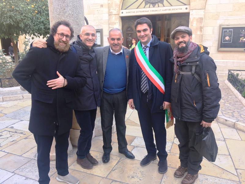 Delegazione del Comune di Palermo (Dott. Bertolino Francesco) , del Centro di Accoglienza Padre Nostro (Dott. Artale Maurizio) e gli artisti palermitani (Michele Piccione e Salvo Piparo) in visita a Betlemme (dal 30.11 al 3.12.2018) in occasione dell�accensione dell�albero di Natale e in funzione del gemellaggio fra il Comune di Palermo e la Municipalit� di Betlemme 