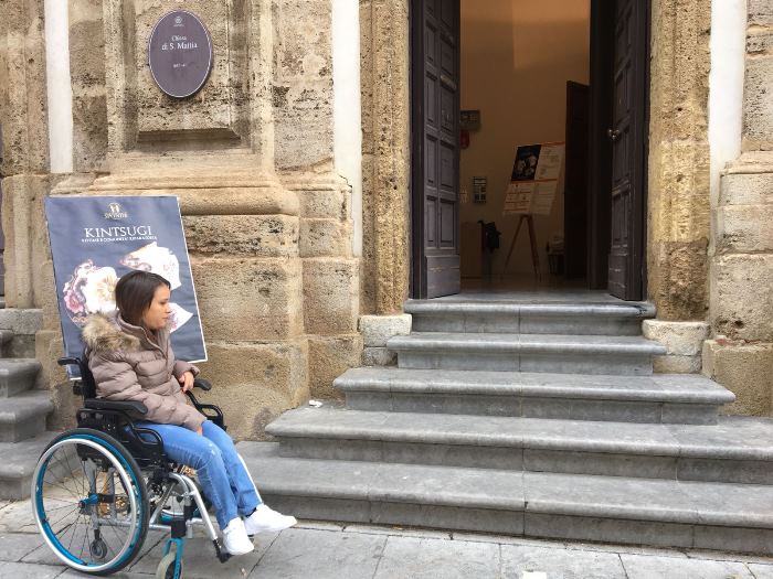 Impossibilit� per una disabile di partecipare ad un convegno per l'inaccessibilit� alla struttura comunale