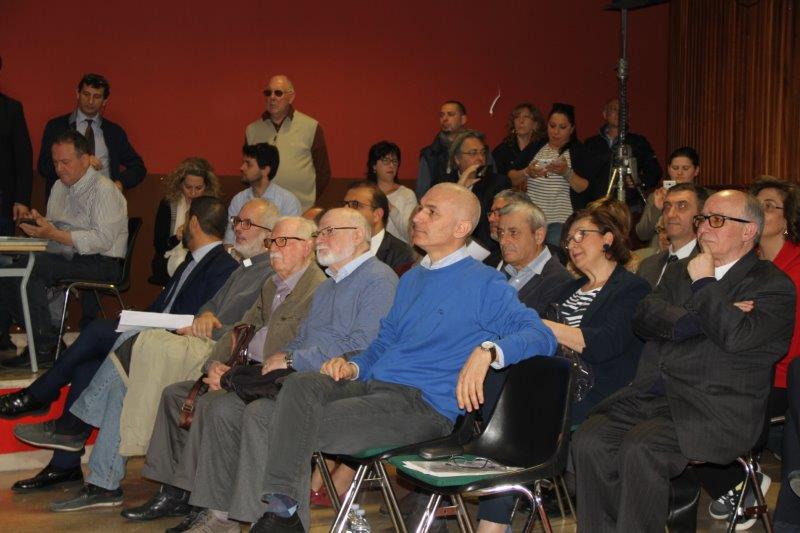 Il Presidente Maurizio Artale con i fratelli Puglisi e don Maurizio Francoforte, parroco di S. Gaetano a Brancaccio. Presenti anche don Benedetto Genualdi e don Ugo Di Marzo