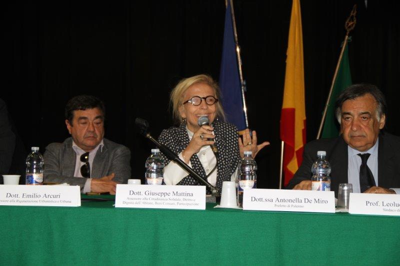 L�Assessore Giovanna Marano interviene all�incontro della Giunta con il quartiere