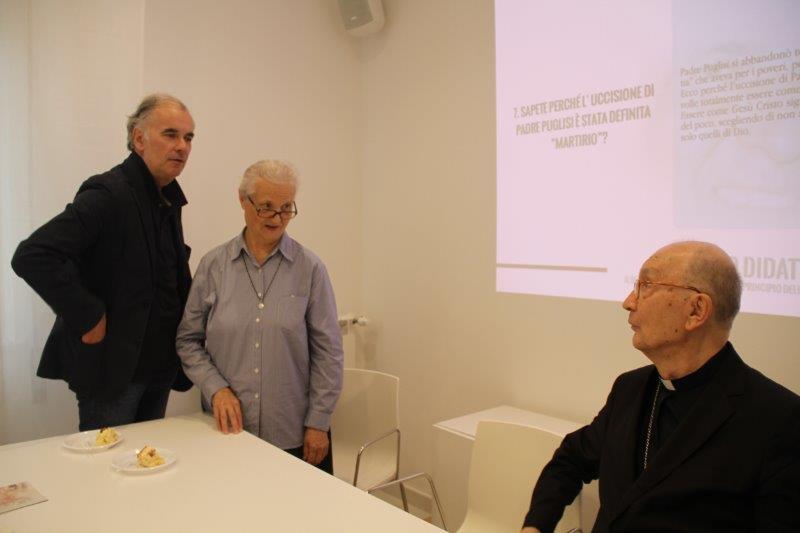 Angiolo Rossi della Fondazione Giovanni Paolo II , suor Rina Milighetti , Mons. L. Giovannetti Presidente della Fondazione Giovanni Paolo II di Firenze
