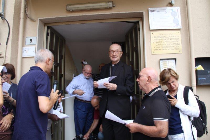 Momento di preghiera prima dell'inaugurazione a cura di Mons. Luciano Giovannetti, Presidente Fondazione Giovanni Paolo II