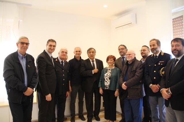 Foto con le istituzioni intervenute