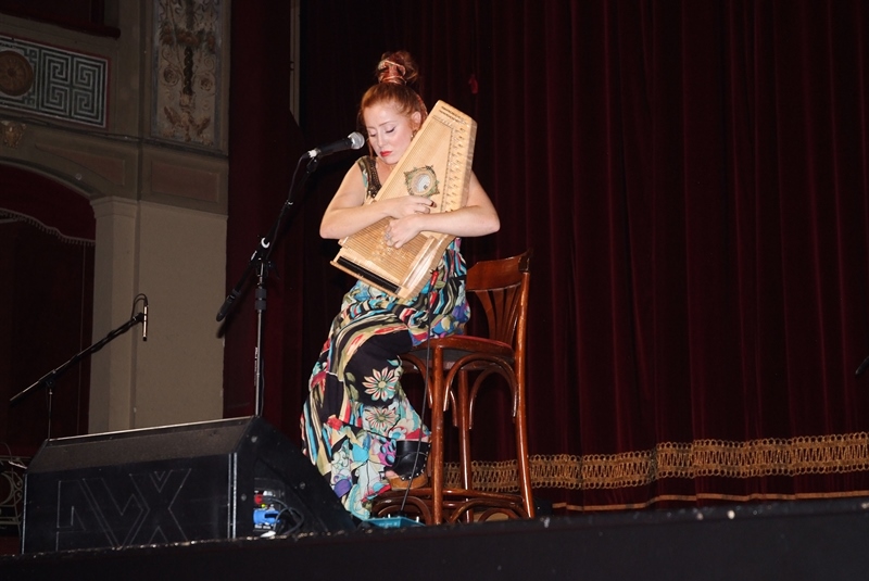 Esibizione di Alessandra Salerno
