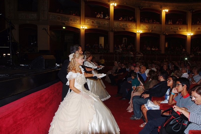 Esibizione compagnia nazionale danze storiche
