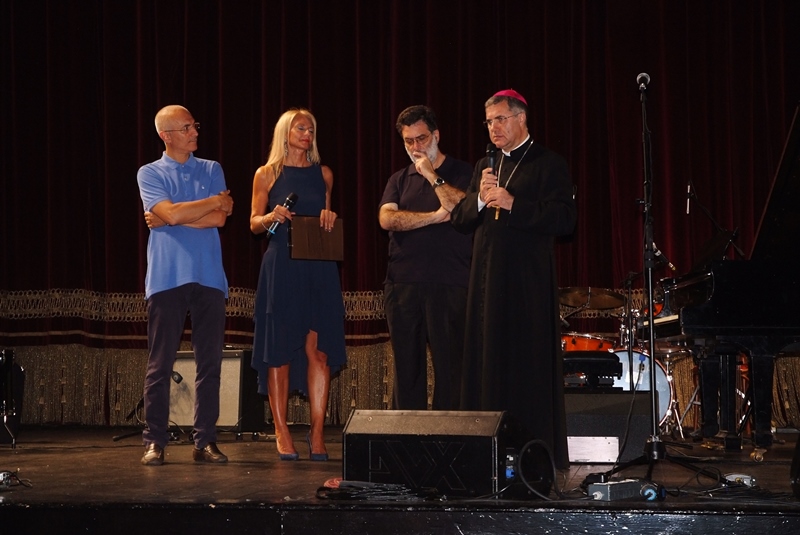 Tributo al parroco di Brancaccio. Esibizione di artisti al Teatro Politeama