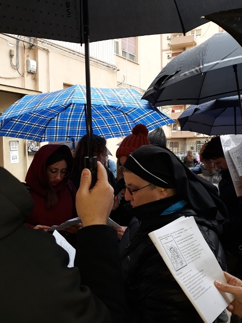 La via Crucis verso piazzale Anita Garibaldi