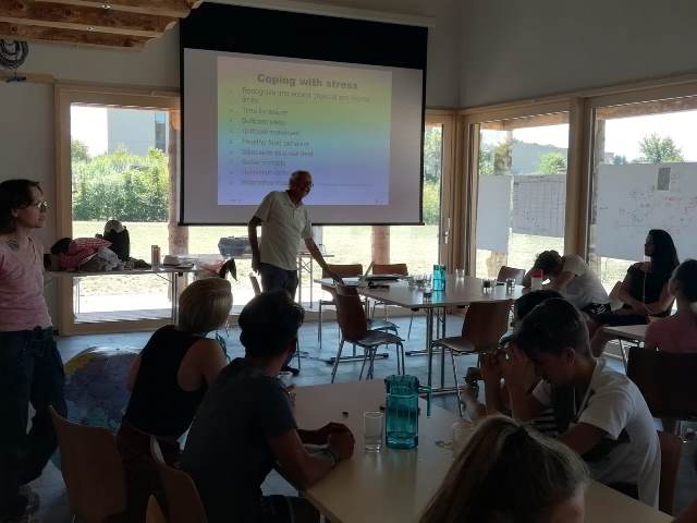 Workshop sui fattori che influenzano la salute: Fumo, stress, vota sedentaria...