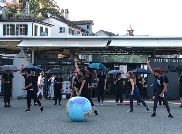 I nostri ragazzi durante la performance a Zurigo 