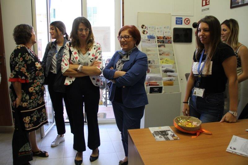 Arrivo del Prefetto, Dott.ssa Antonella De Miro, presso la sede Figliol Prodigo del Centro di Accoglienza Padre Nostro 