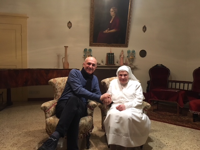 Maurizio Artale incontra Suor Alda Scarantino a Sinalunga. Affianc� don Pino Puglisi nella gestione del Centro di Accoglienza Padre Nostro