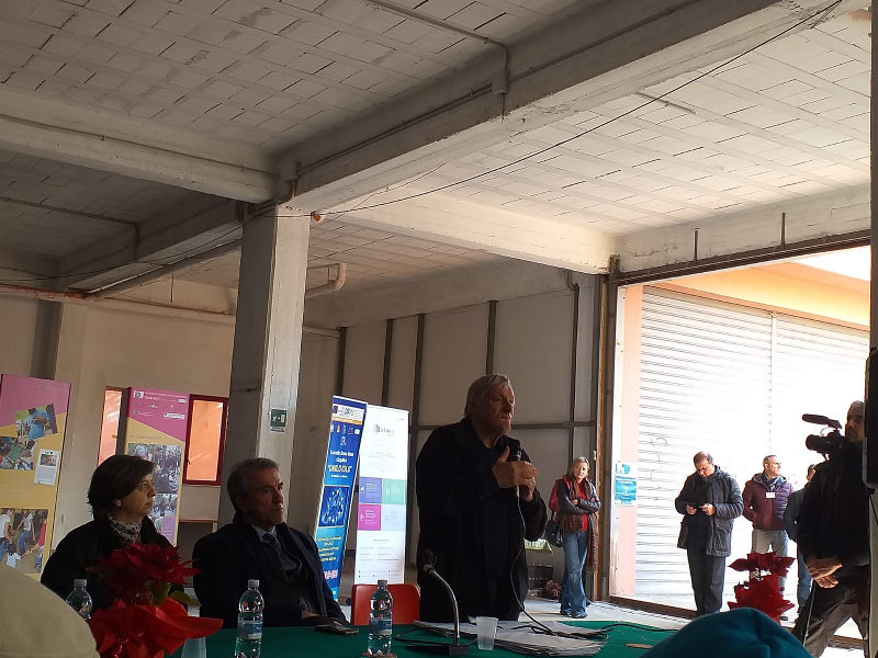 Don Ciotti incontra gli studenti del 'Danilo Dolci' nei locali confiscati alla mafia a Brancaccio riportati in vita dal Centro di Accoglienza Padre Nostro