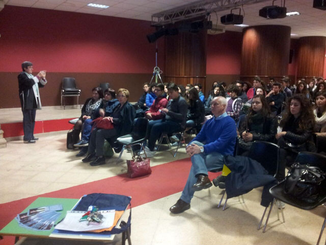 La platea durante l'incontro