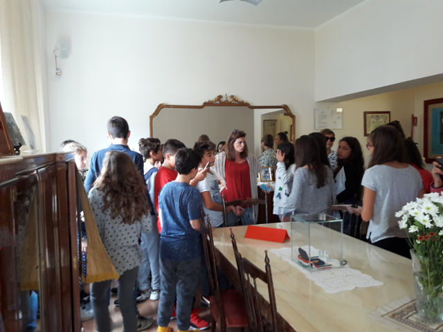Gli studendi visitano la casa-museo del Beato Puglisi