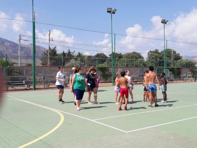 Attivit� sportive animate dal gruppo scout presso il Centro Polivalente Sportivo
