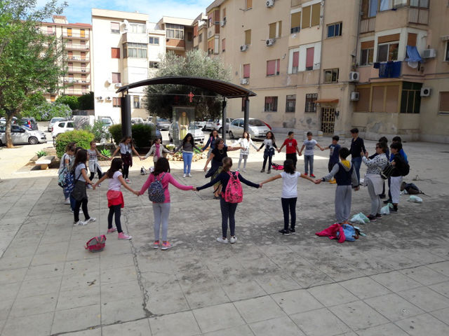 Le seconde classi della scuola secondaria di primo grado dell'Educandato Maria Adelaide visitano la Casa-Museo. 20 ottobre 2016