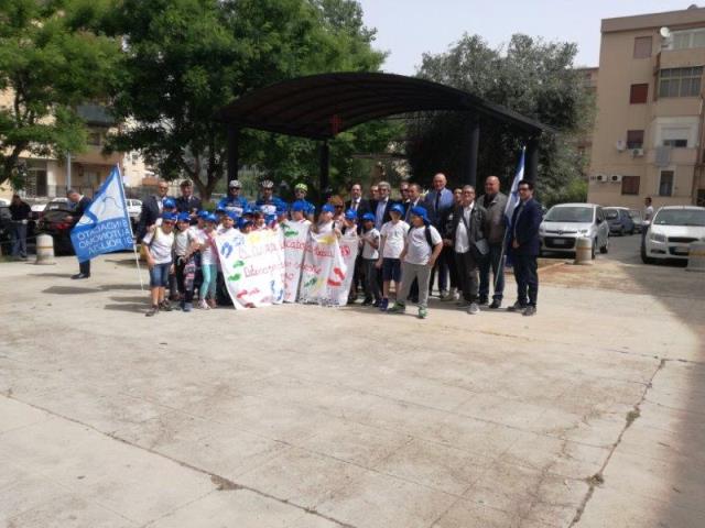 Foto di gruppo insieme agli esponenti del S.A.P.