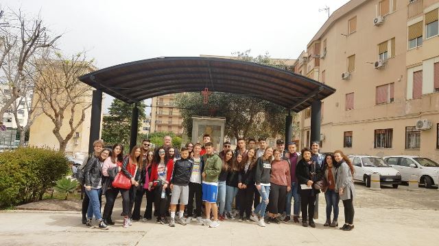 Gruppo giovani di Taranto in visita presso la casa-museo il 4 aprile 2018
