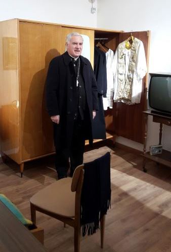 Il Vescovo di Camerino (MC) Francesco Giovanni Brugnaro visita la casa-museo