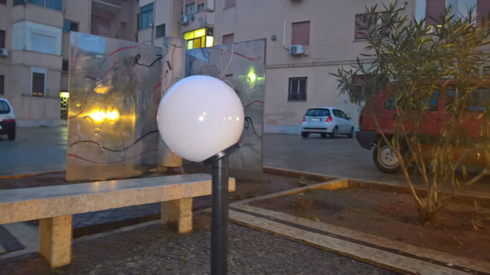 Il lampioncino rotto a piazzale Anita Garibaldi
