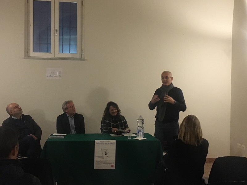 Presentazione  del libro 'LE INTELLIGENZE INVISIBILI' di Rosario Ognibene, edito da EdiZAcco presso il Centro Antiviolenza, Ex Mulino del Sale di Via San Ciro n. 6, gioved� 12 dicembre ore 16.30