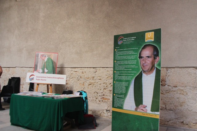 Nell'immagine: Stand espositivo del Centro Padre Nostro