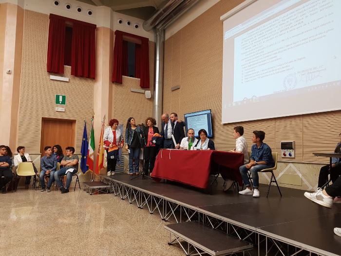 Alcuni volontari del Centro Padre Nostro invitati a portare la propria testimonianza sui temi della legalit� durante il Consiglio comunale Gangi